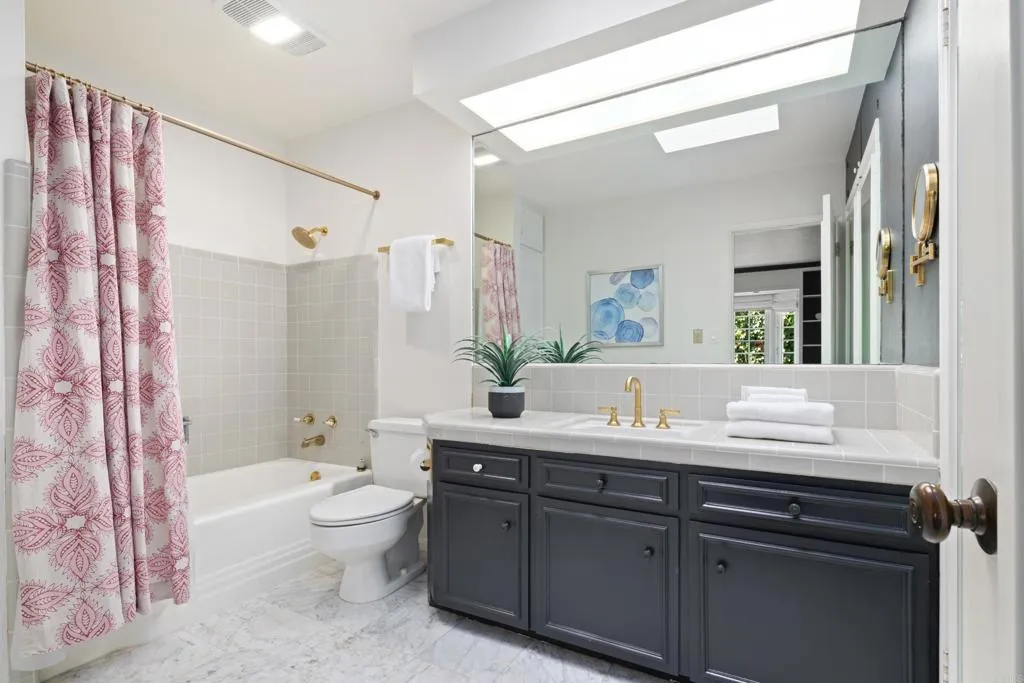 https://cdn.realtyfeed.com/cdn/127/306546549/bb7acd8fe1cf0f24627cbbfc2566a9e7.webp