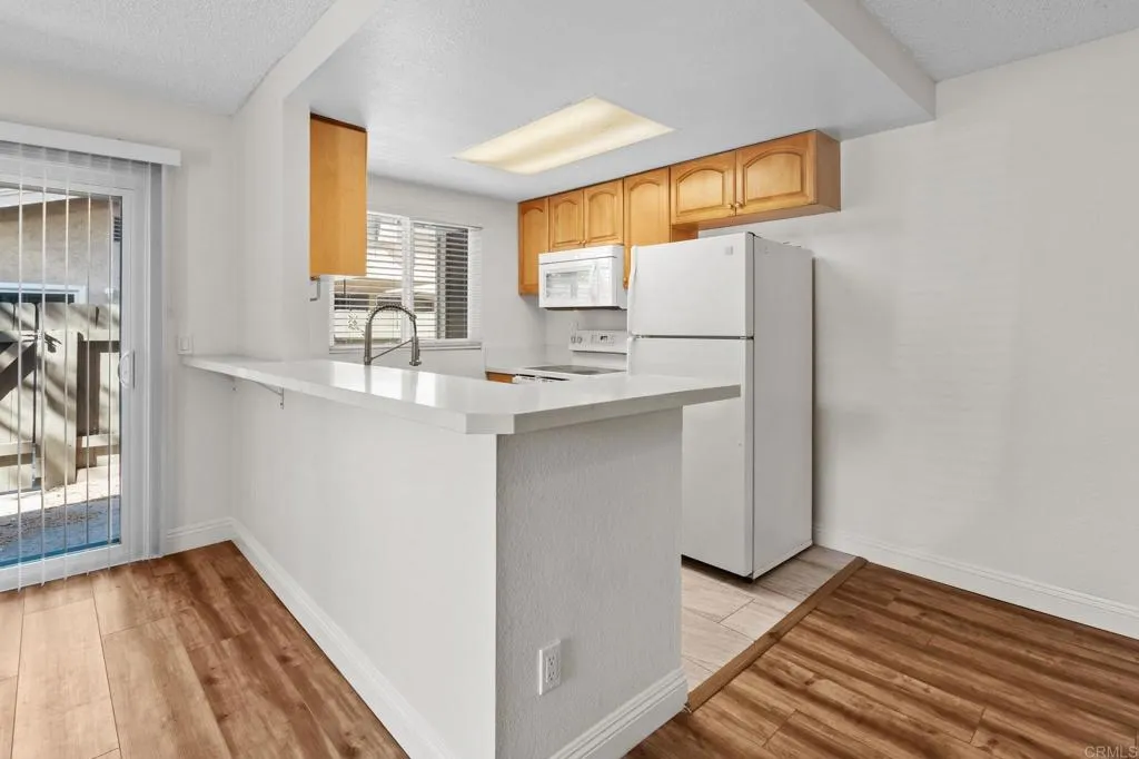 Photo #6: PTP2507147 Listing 