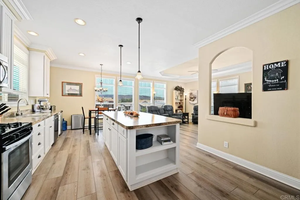 https://cdn.realtyfeed.com/cdn/127/306546614/5e2cf5c1bca9f63cddd85ba9b830e797.webp