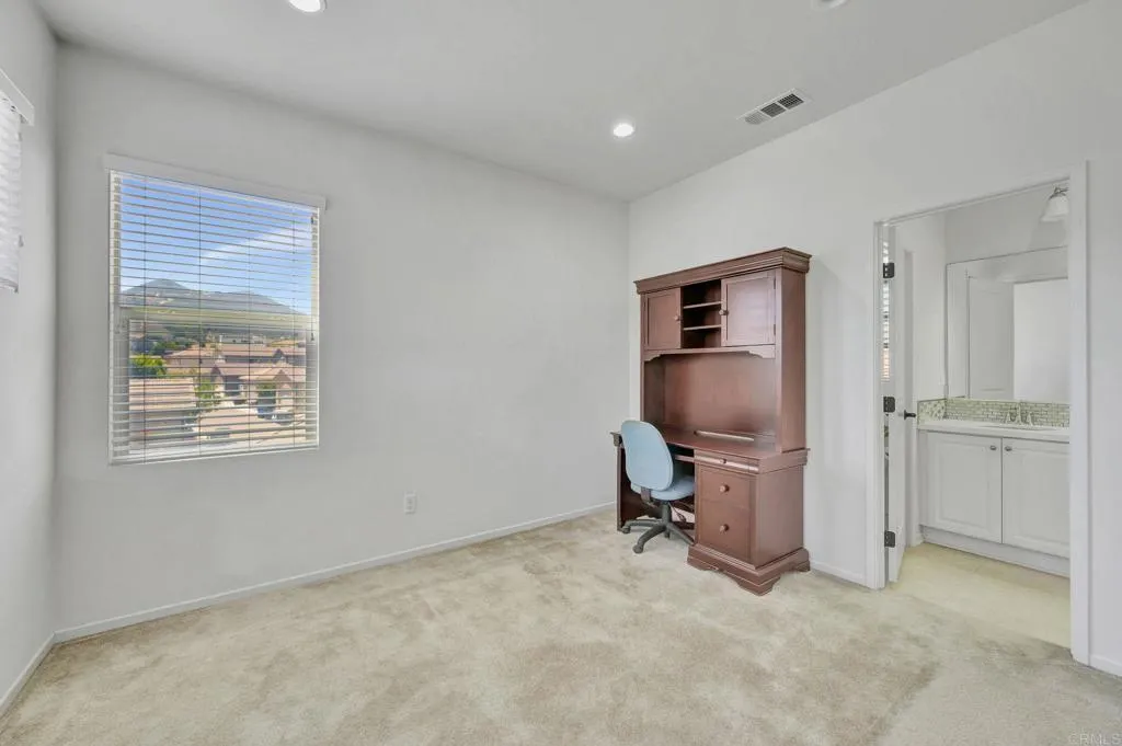 https://cdn.realtyfeed.com/cdn/127/306546690/8403236c947be7002175e705e38a9f86.webp