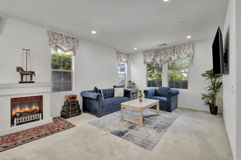 https://cdn.realtyfeed.com/cdn/127/306546690/b28e97c05fca96706a1f5c544c11b812.webp
