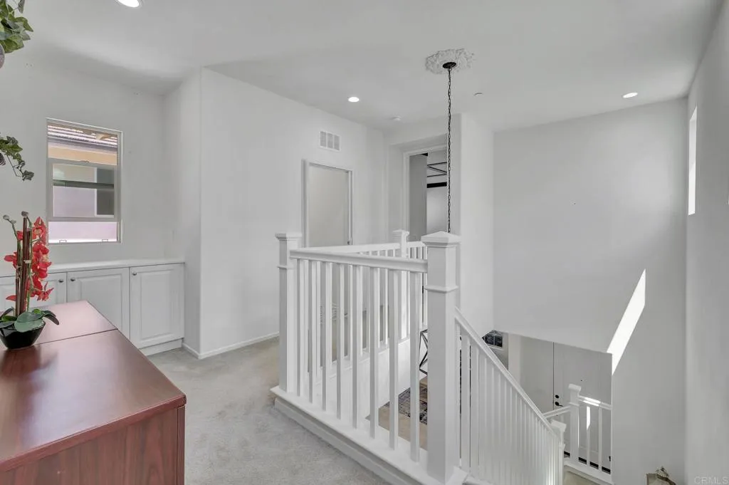 https://cdn.realtyfeed.com/cdn/127/306546690/c039cbd71316bb0c8ee23376c046ad7c.webp