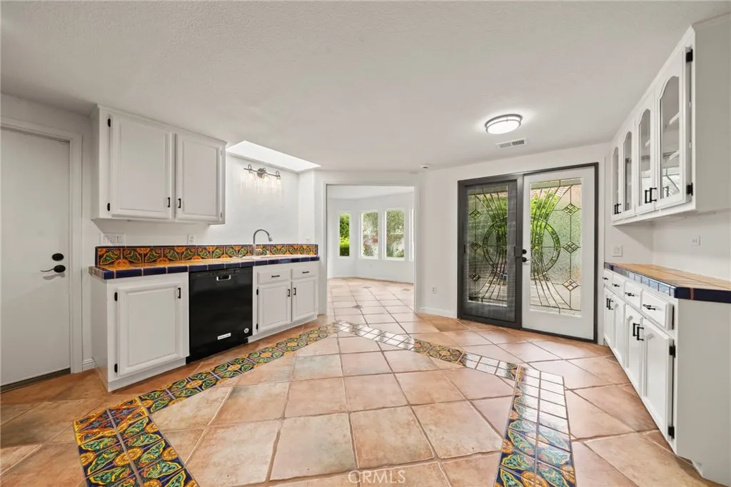 Photo #32: SW25220608 Listing: Photo #32