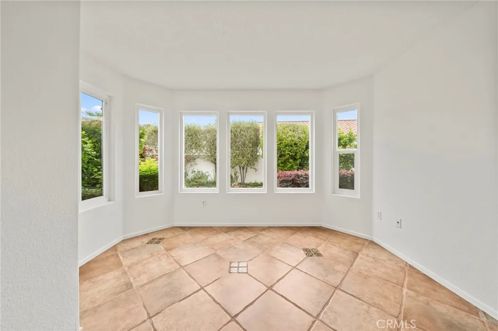 Photo #37: SW25220608 Listing: Photo #37