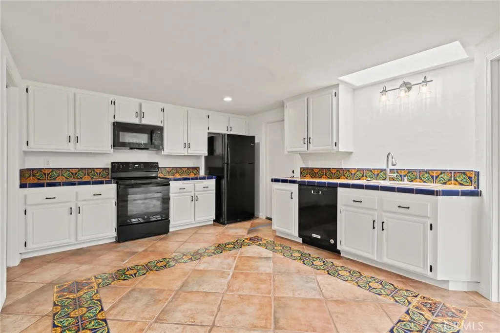 Photo #35: SW25220608 Listing: Photo #35