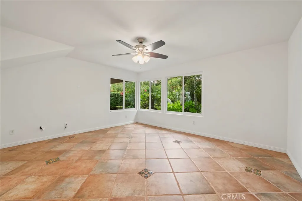 Photo #43: SW25220608 Listing: Photo #43