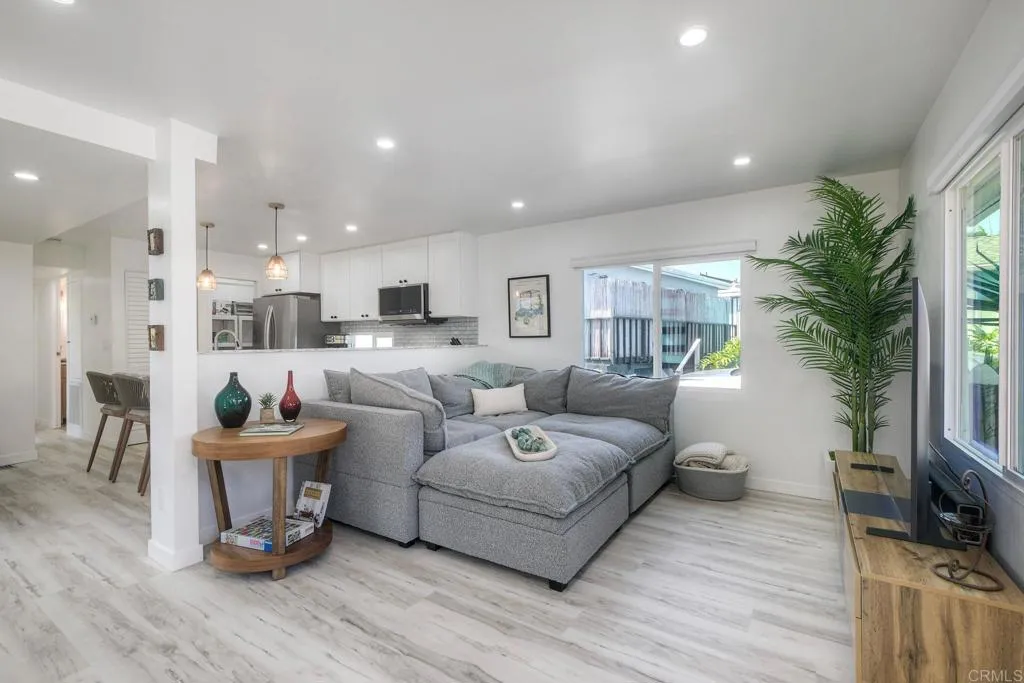https://cdn.realtyfeed.com/cdn/127/306546848/b0da9bc53f12314c58f3192b7a0e80c2.webp