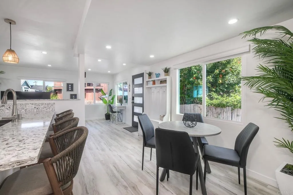 https://cdn.realtyfeed.com/cdn/127/306546848/bac1c1fba6b2eaa5db546c826b64a362.webp
