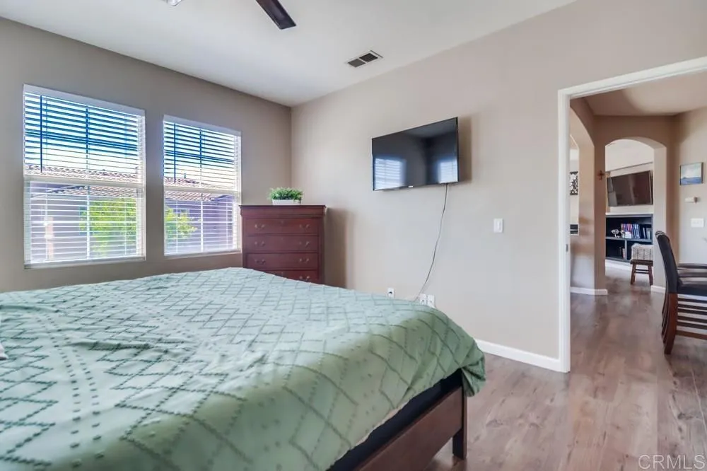 https://cdn.realtyfeed.com/cdn/127/306547001/8fef12b134f2d53d6eafe750402d585a.webp