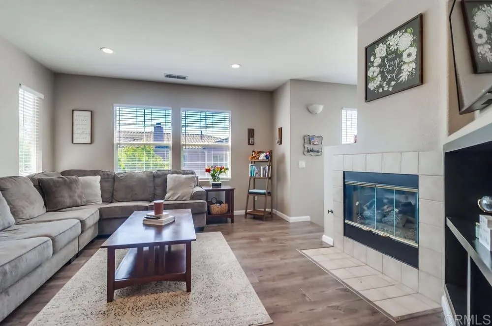 https://cdn.realtyfeed.com/cdn/127/306547001/bec87d569f404777f4d32c68c3e8fb20.webp