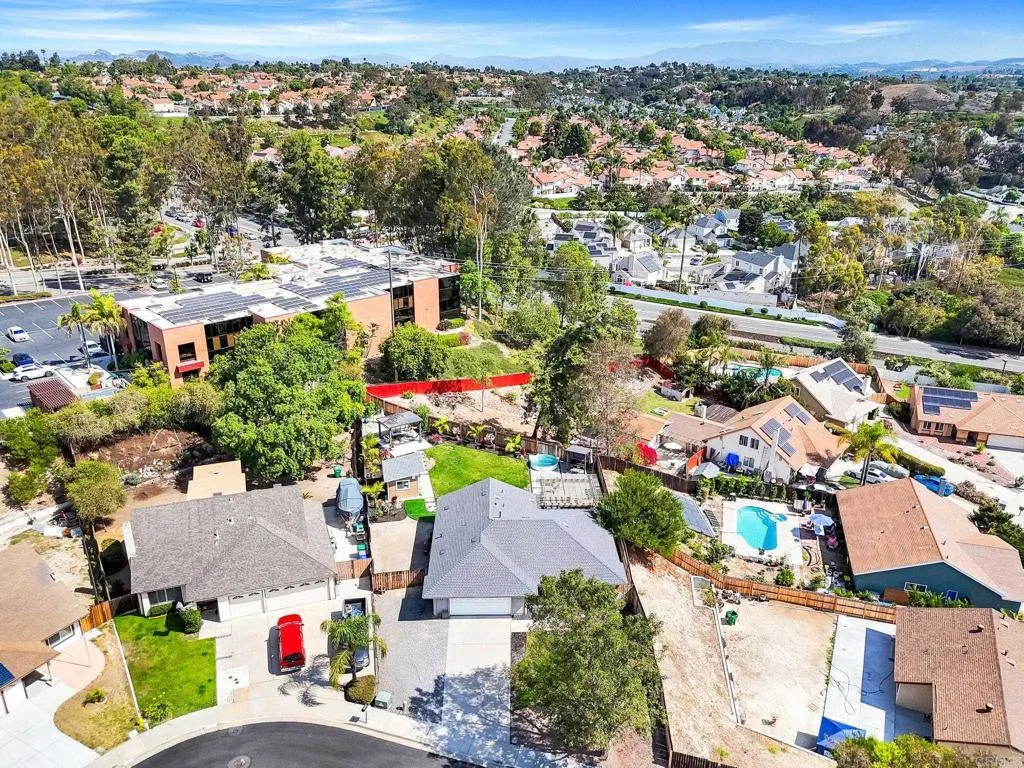 https://cdn.realtyfeed.com/cdn/127/306547030/10ca71f7a6ee386349f20e526cffdd7c.webp