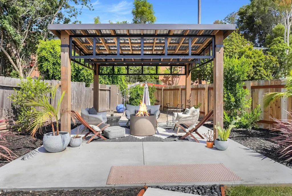 https://cdn.realtyfeed.com/cdn/127/306547030/2e9c0c30830a1edec4c5302fa475097a.webp