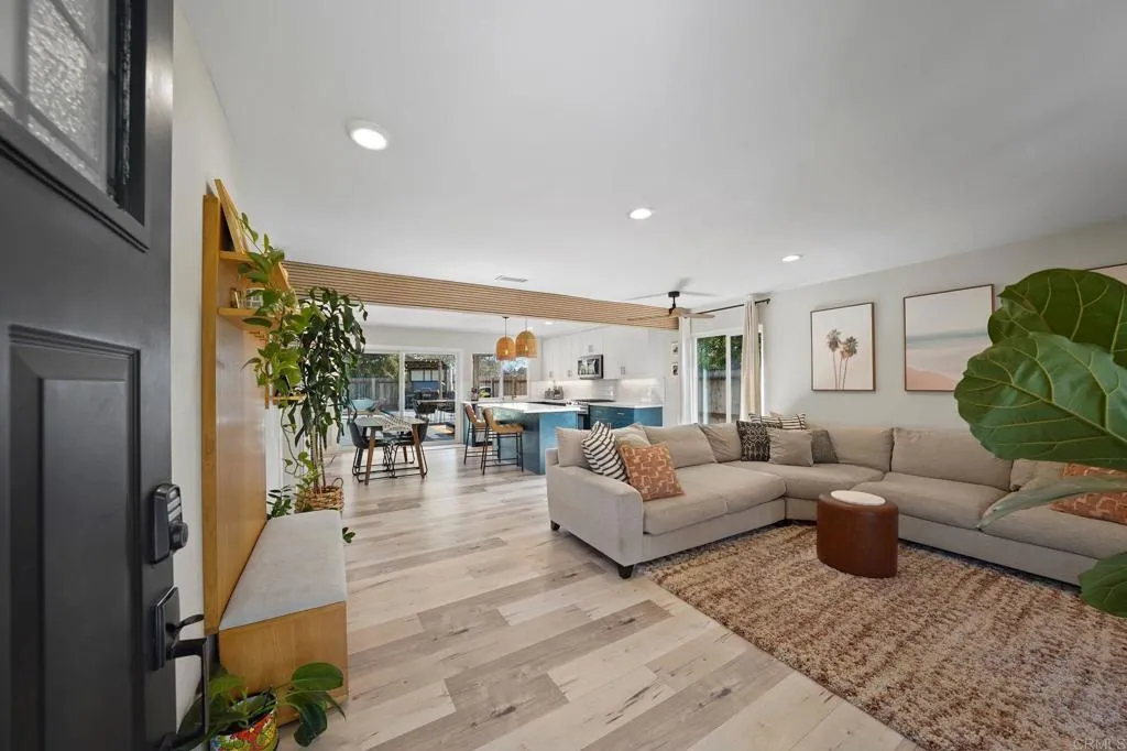 https://cdn.realtyfeed.com/cdn/127/306547030/35f72dae99d659f04a0975c767834590.webp