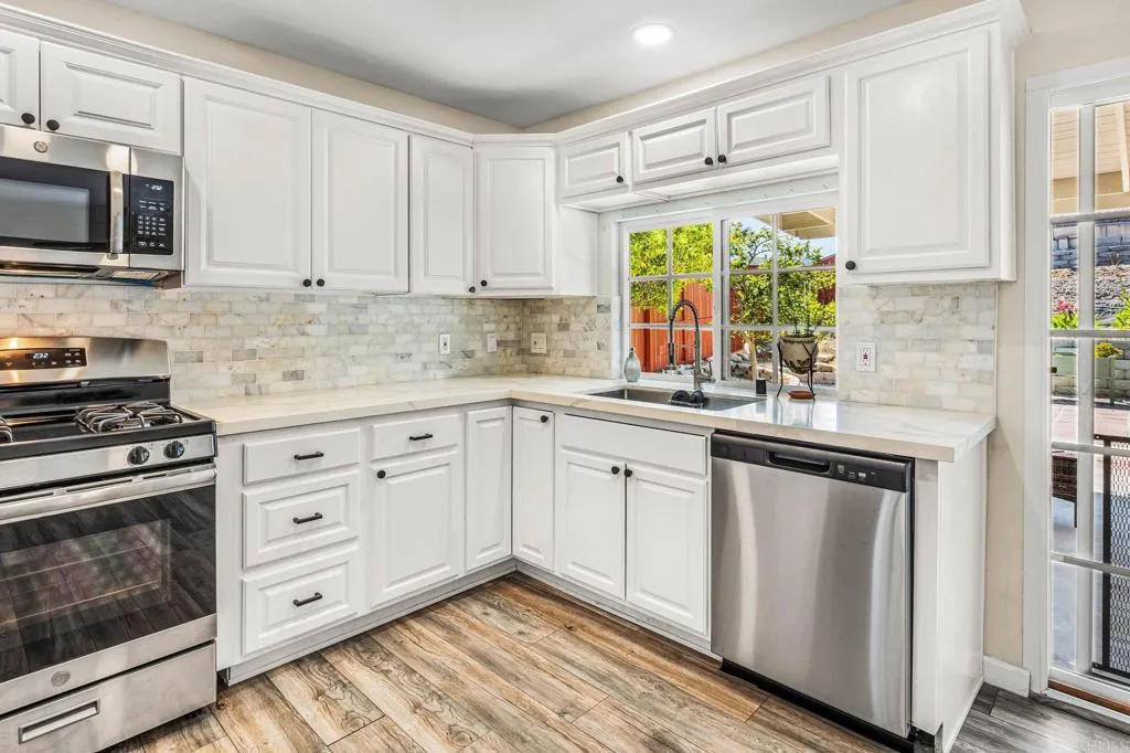 https://cdn.realtyfeed.com/cdn/127/306547121/e8ddf3cda39667b02476b10ea86489f1.webp