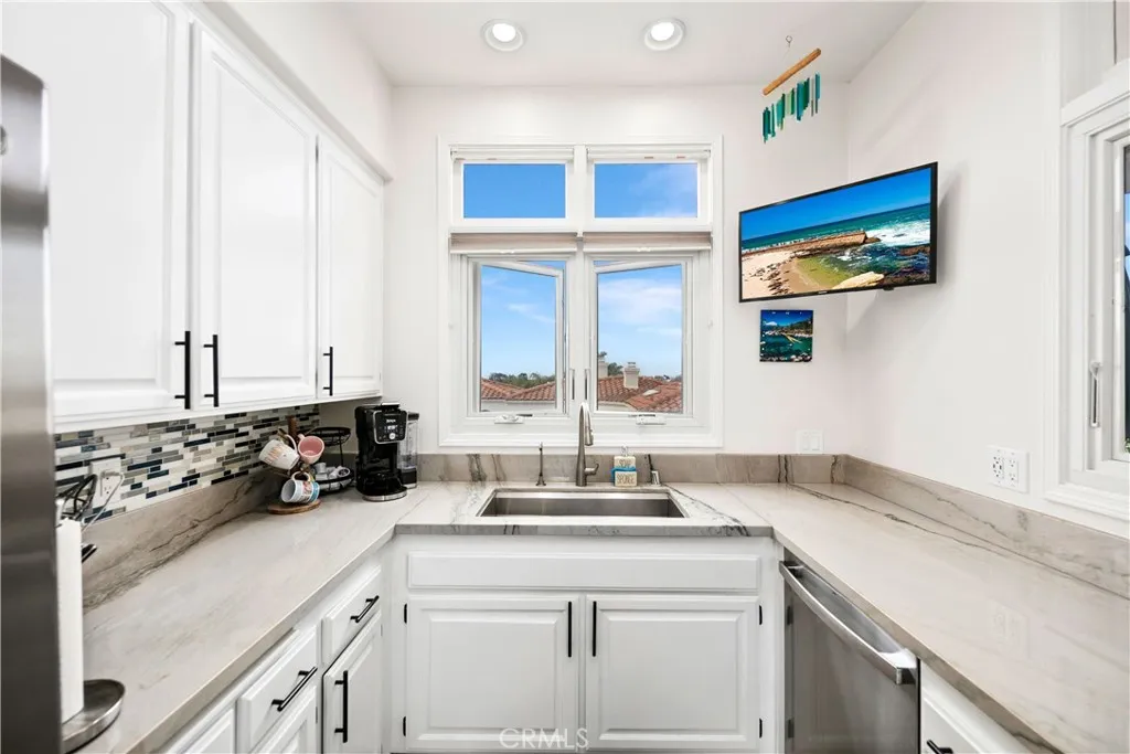 Photo #17: SW25219872 Listing: Photo #17