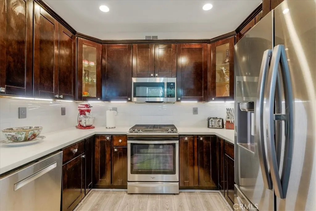 https://cdn.realtyfeed.com/cdn/127/306547162/3dbb94f02bc162cc6fdcf19e99ebb598.webp