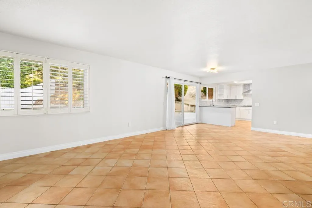 https://cdn.realtyfeed.com/cdn/127/306547173/30b71e904a13574b8eb799a3adb67284.webp