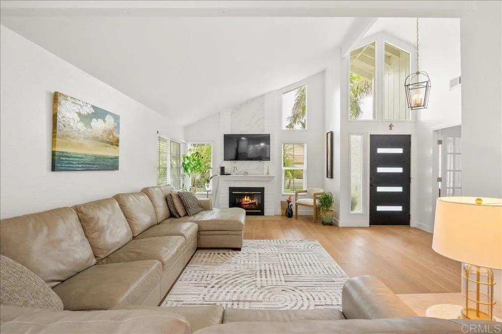https://cdn.realtyfeed.com/cdn/127/306547204/3f6fc7ce837272c01a9dd25be287122c.webp