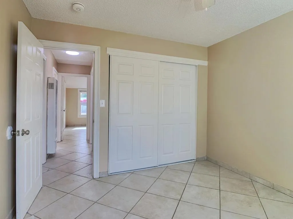 https://cdn.realtyfeed.com/cdn/127/306547210/30d6efaaae1ff51e3a7dfbc3ad4afb15.webp