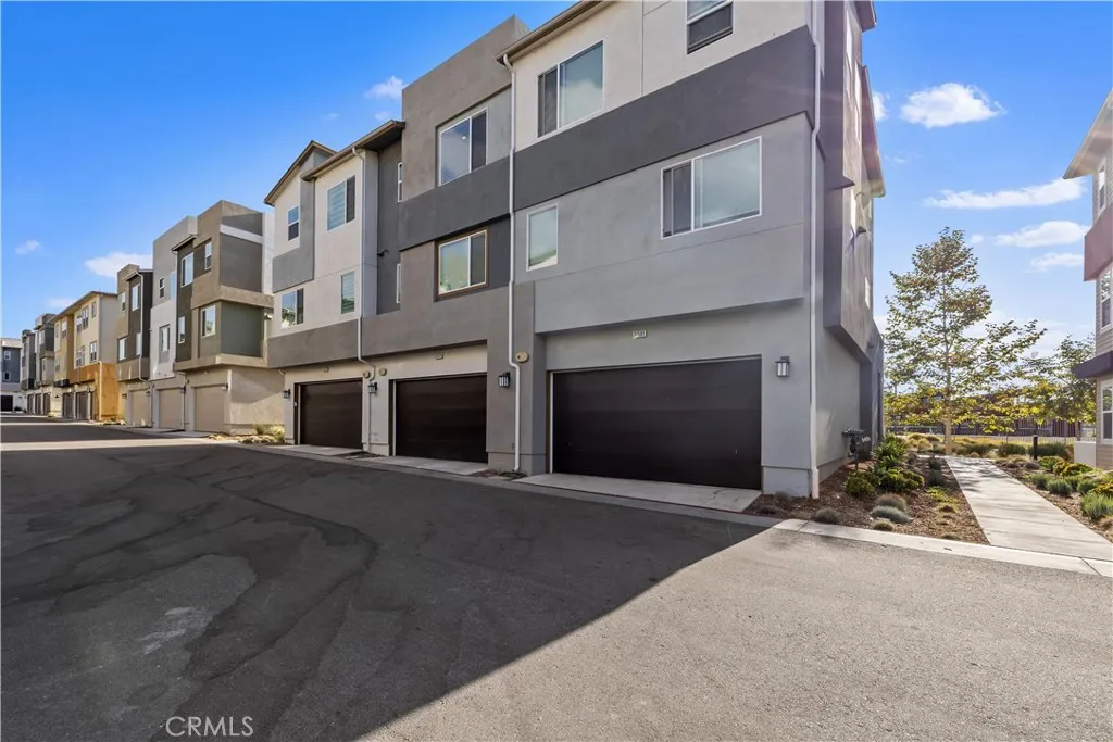 27579 Sanctuary Ct., Valencia, CA, 91381