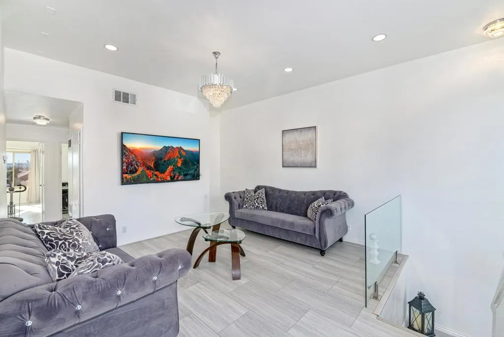 Photo #2: PTP2507166 Listing 