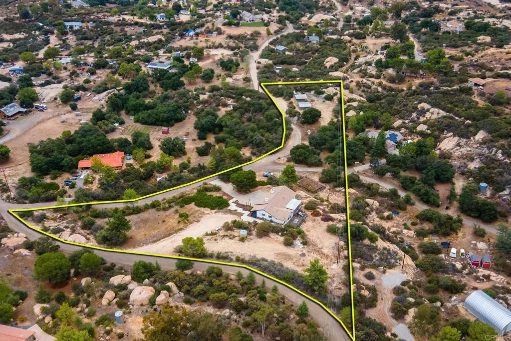 https://cdn.realtyfeed.com/cdn/127/306547333/338f20c9fafaf6db8f780a47ee5571b4.webp