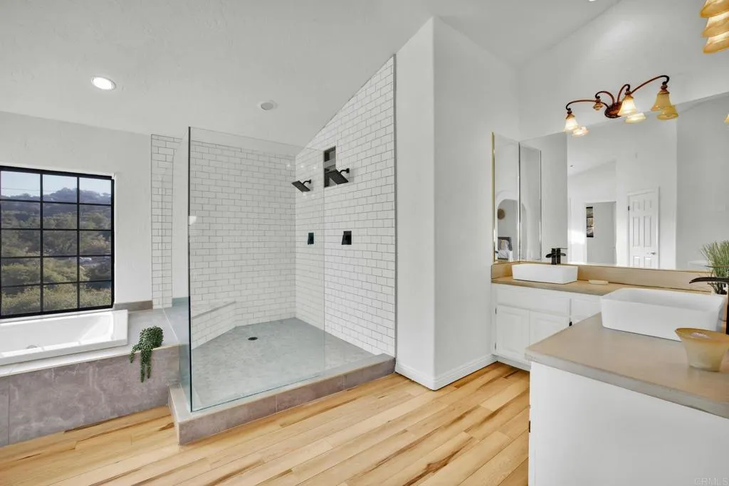 https://cdn.realtyfeed.com/cdn/127/306547333/dfda8928faf1d2094c66442f187c1d50.webp