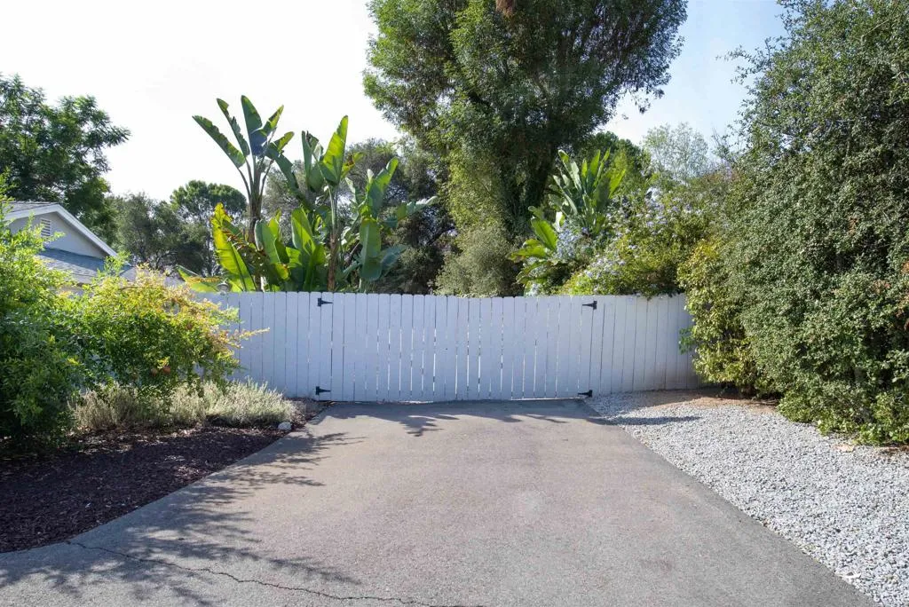 https://cdn.realtyfeed.com/cdn/127/306547345/ac9c41c3574b43ebc2b4528f8ac8adae.webp