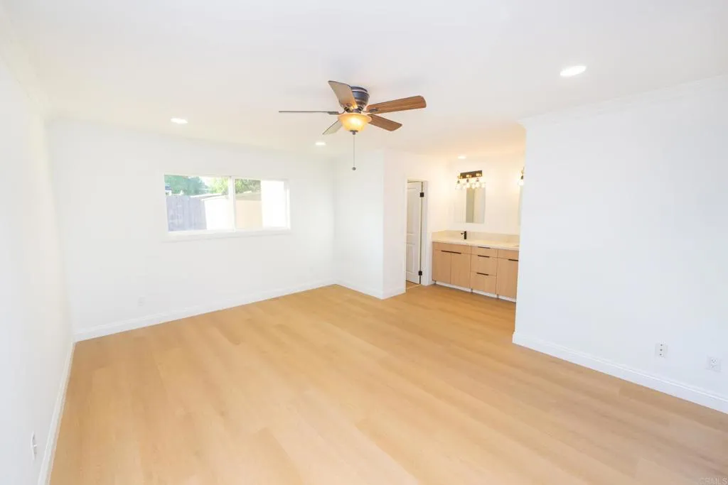 https://cdn.realtyfeed.com/cdn/127/306547347/8a8fc53d9d8b0984833532dd3bca88d5.webp
