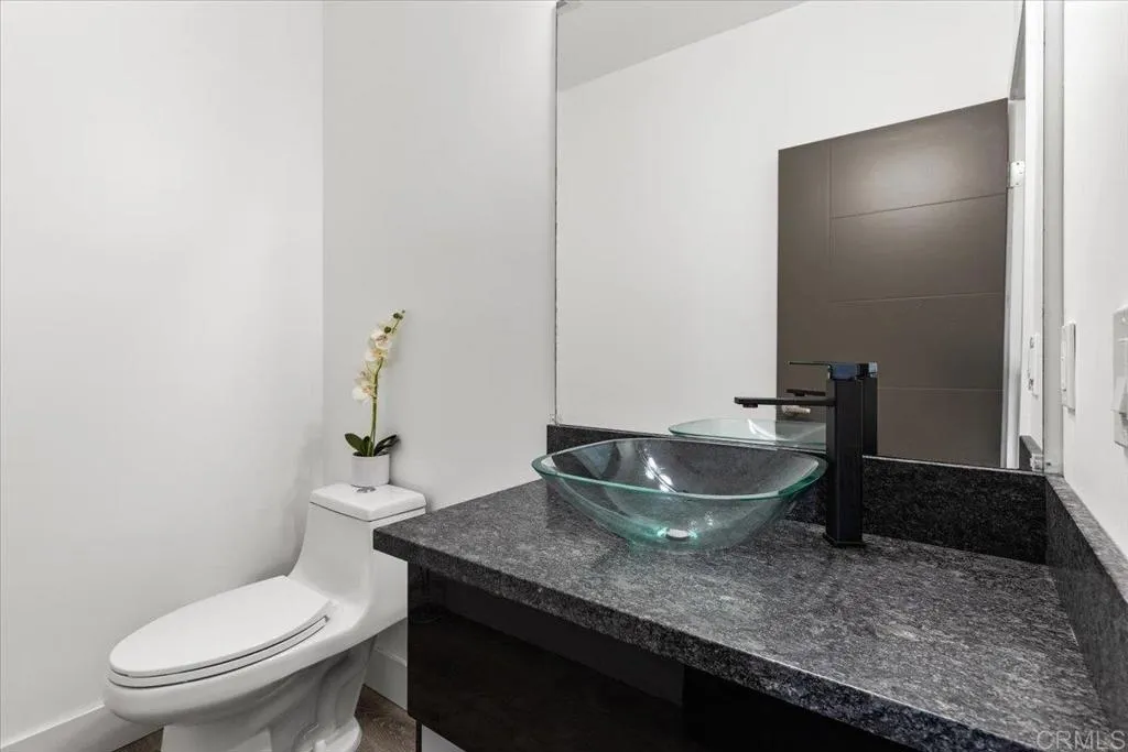 https://cdn.realtyfeed.com/cdn/127/306547383/2f5794d4827ca7bae7f56bf70ee5b9b7.webp