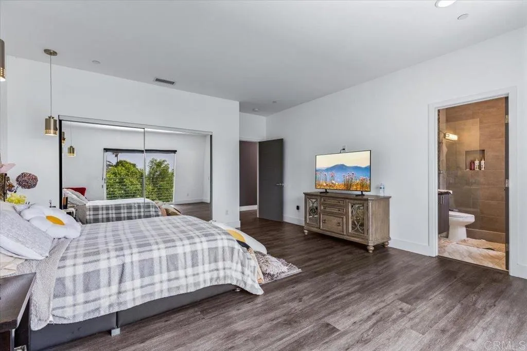 https://cdn.realtyfeed.com/cdn/127/306547383/3d6d0329a9a67cb5462416e7ccd3ce44.webp