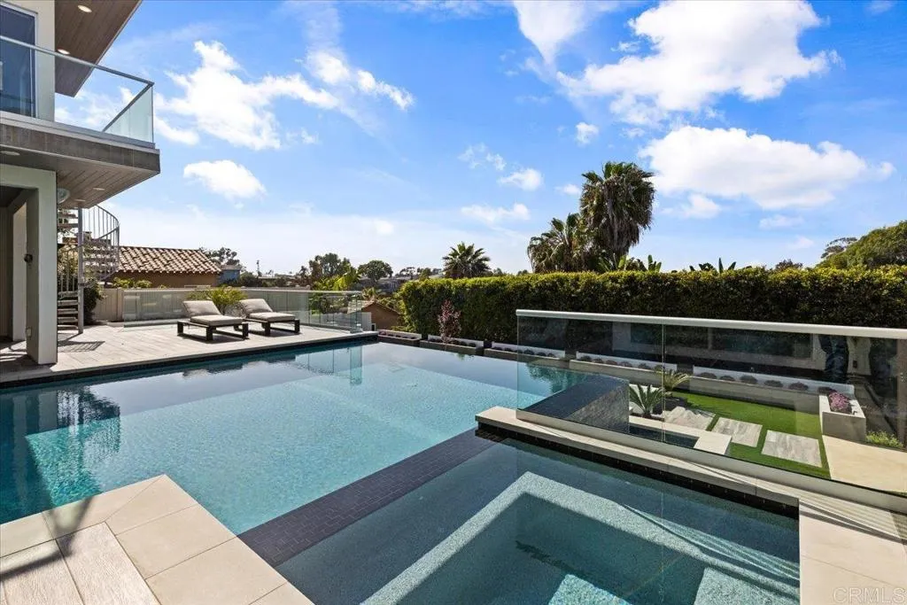 https://cdn.realtyfeed.com/cdn/127/306547383/6f19fcbd14c9a6e52a64ea4a05cddefd.webp