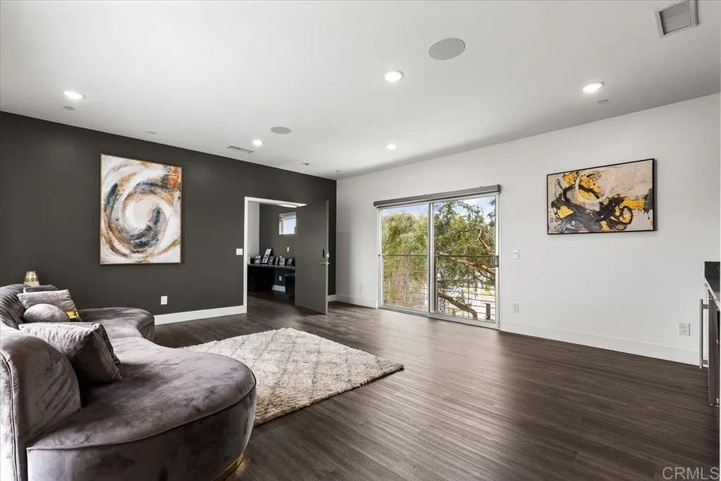 https://cdn.realtyfeed.com/cdn/127/306547383/bbe50d6101c07ecccf9ee320e3cc5a45.webp