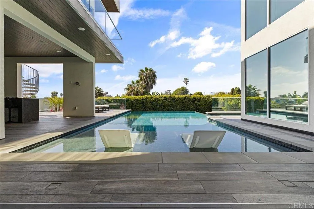 https://cdn.realtyfeed.com/cdn/127/306547383/c6eb98ac2ee78aa70bdfc1b9d8175c6d.webp