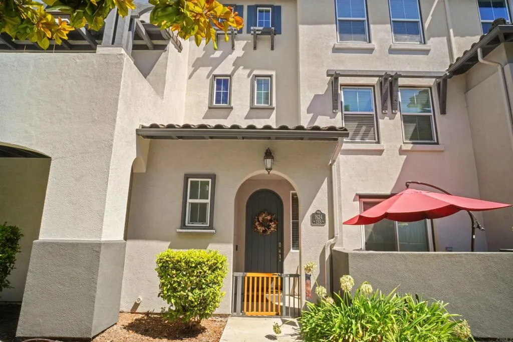 MLS: PTP2507178 Condo For Sale