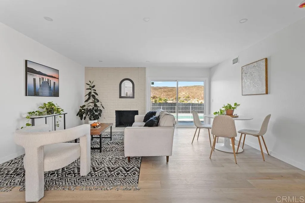 https://cdn.realtyfeed.com/cdn/127/306547498/4329d7d5bdb09f260275e54ad01cf003.webp