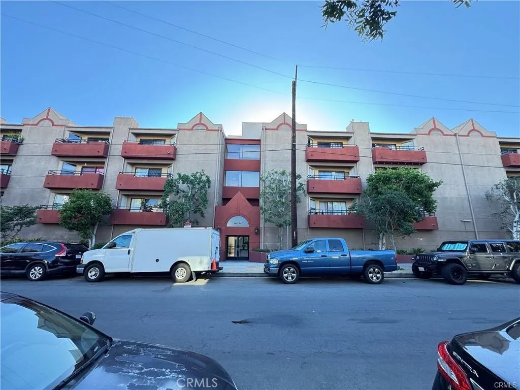 Valley Village, CA 91607