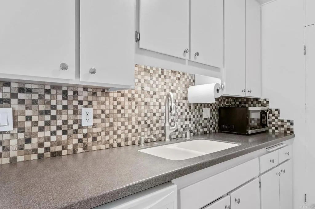 https://cdn.realtyfeed.com/cdn/127/306547509/2631c732e36d76eb201009fa52709e00.webp