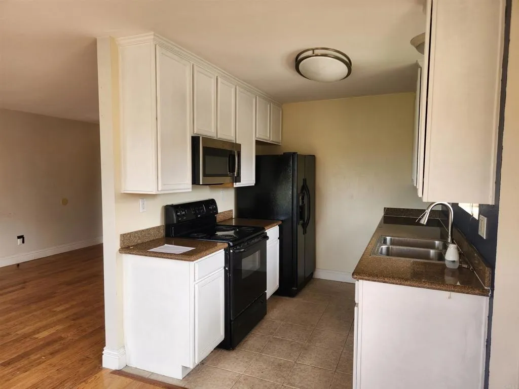 https://cdn.realtyfeed.com/cdn/127/306547514/0343fd3c0c85720d78d37a49c17e287f.webp