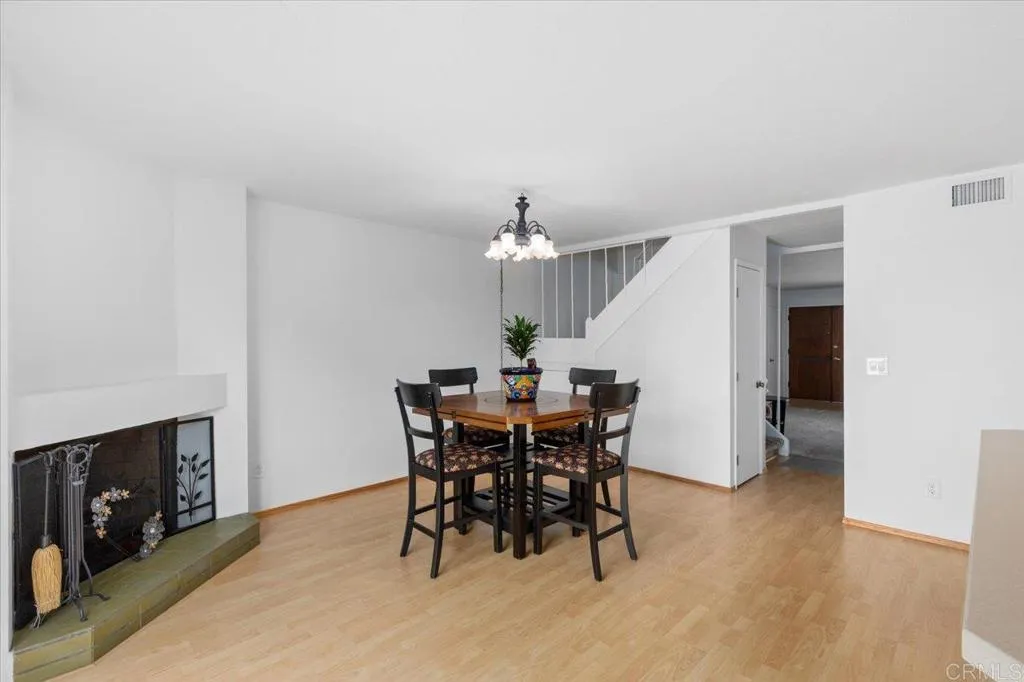 https://cdn.realtyfeed.com/cdn/127/306547519/1c313b0dcc695124c73d4550c765c67d.webp