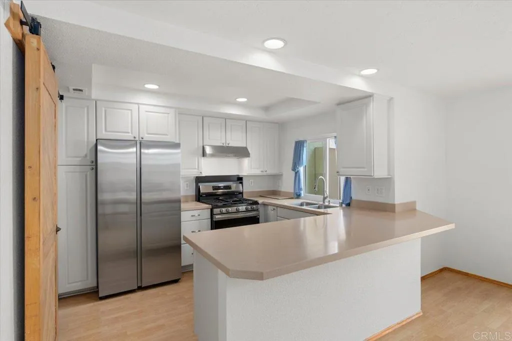 https://cdn.realtyfeed.com/cdn/127/306547519/b26f29cfe7674dd54b91ff9398969c76.webp