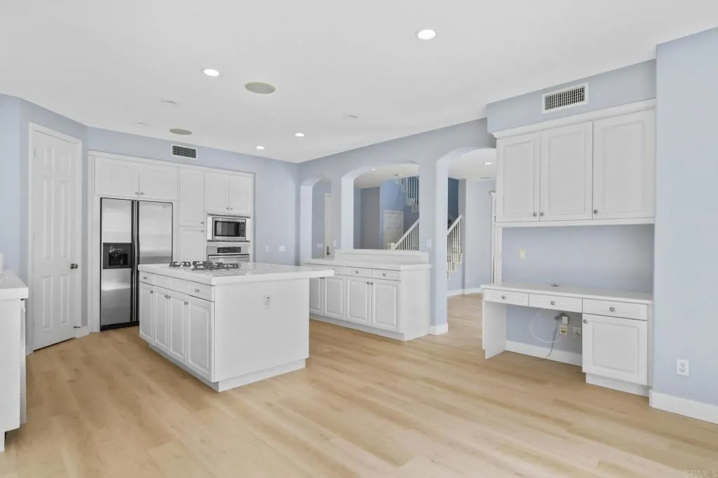 https://cdn.realtyfeed.com/cdn/127/306547557/1e2e623a379459abcea108f650d19c33.webp