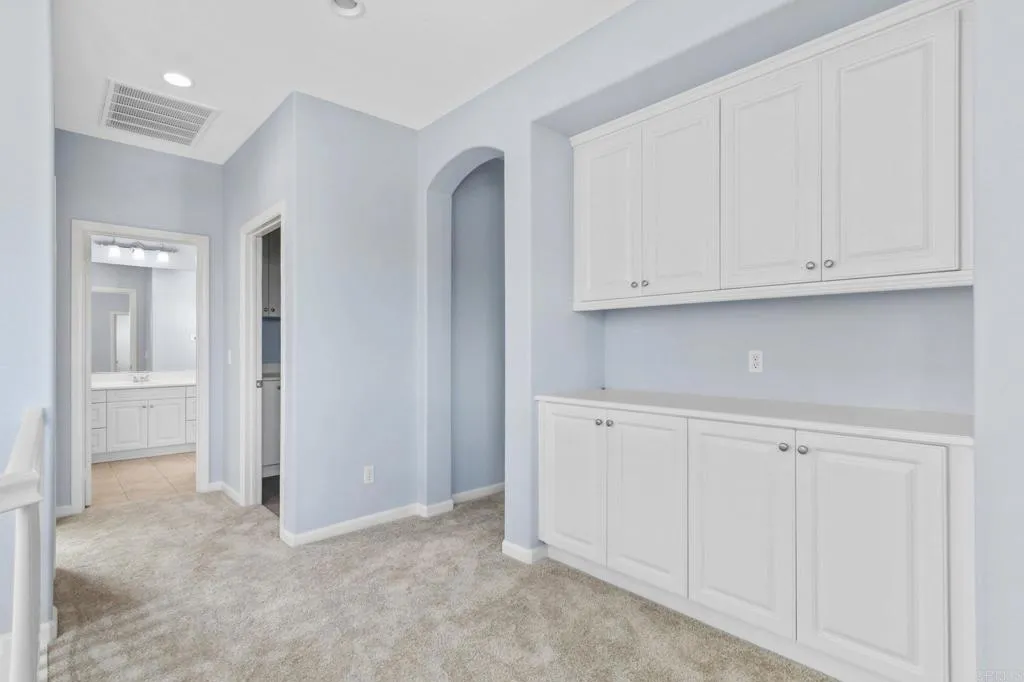 https://cdn.realtyfeed.com/cdn/127/306547557/53b2f6d4e217c261fc7c907bdfae3559.webp