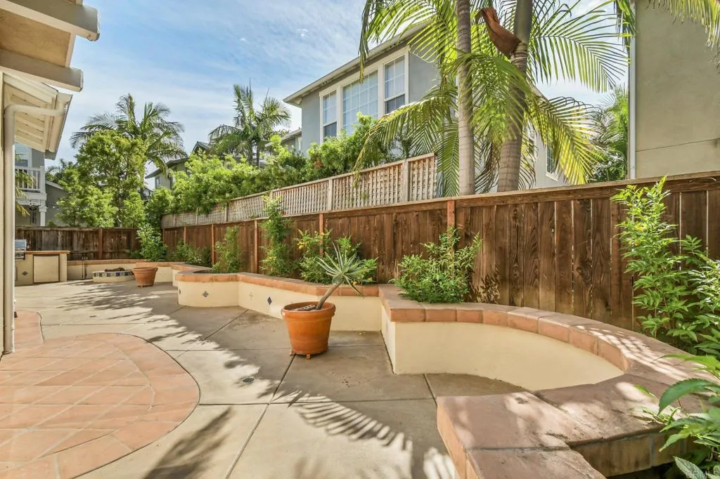 https://cdn.realtyfeed.com/cdn/127/306547557/68daaf7f315544f61aeb6bcdf129d32e.webp
