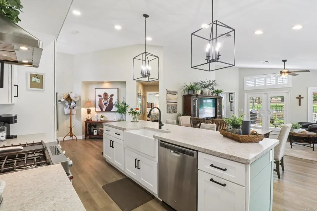 https://cdn.realtyfeed.com/cdn/127/306547644/85c0bc4c487fc3ca36caaee710ac733c.webp