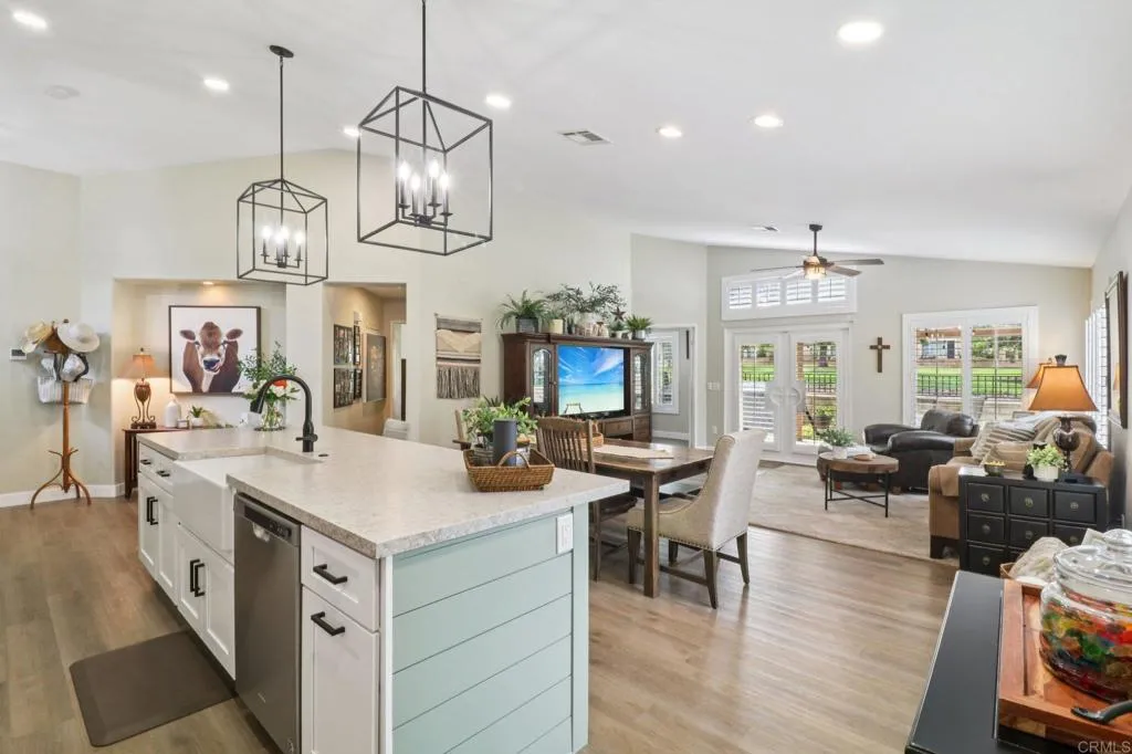 https://cdn.realtyfeed.com/cdn/127/306547644/bf955382b1e6374337eeeb8da2f46e73.webp