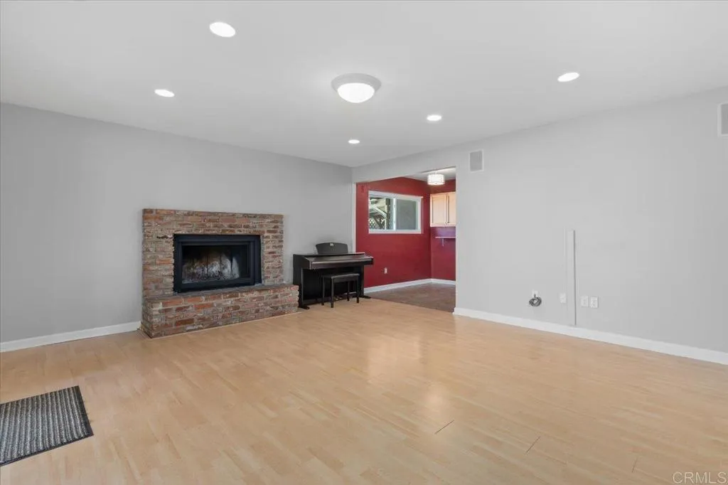 https://cdn.realtyfeed.com/cdn/127/306547646/8466ee0cf93472eddb3fe1d706987a95.webp