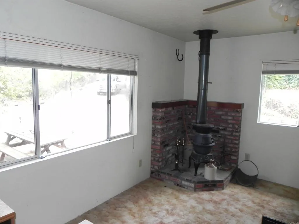 https://cdn.realtyfeed.com/cdn/127/306547756/0fa20fea440b4127a057d46b7679a503.webp