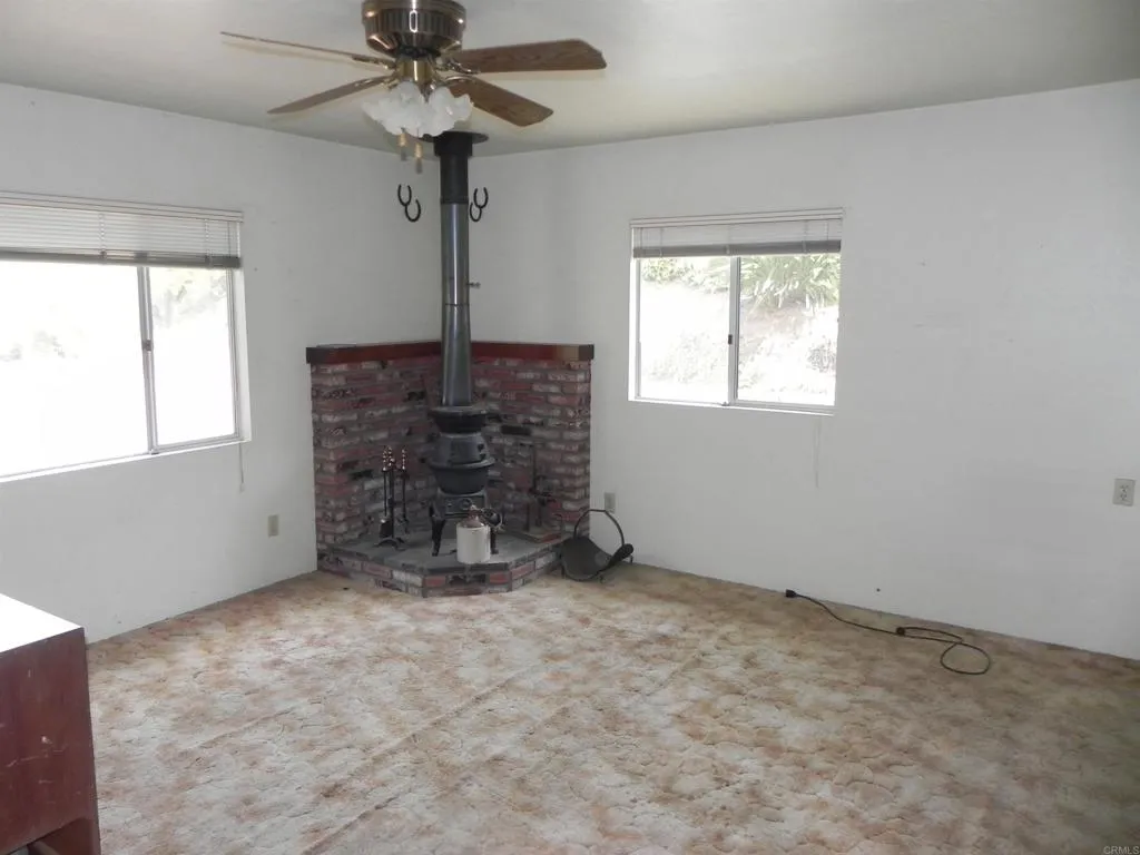 https://cdn.realtyfeed.com/cdn/127/306547756/898784c4d50bad8faba56d0f4a52dfb8.webp