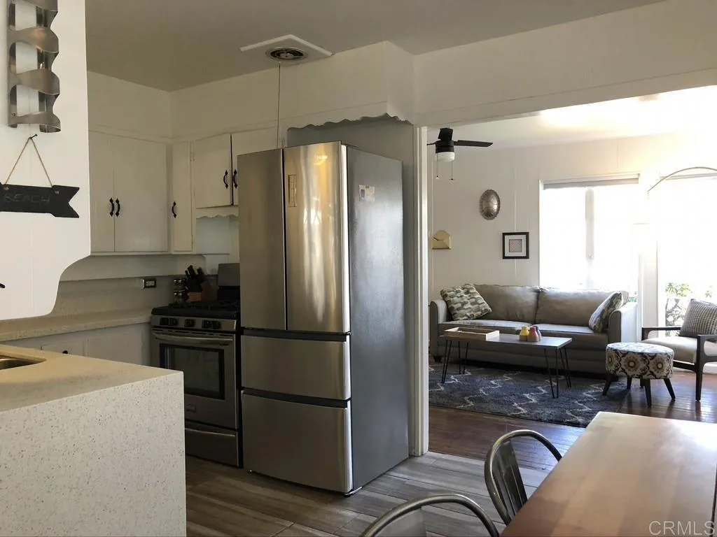 https://cdn.realtyfeed.com/cdn/127/306547780/0cf82ef7b07a8bbef7208cfcf4d316bd.webp